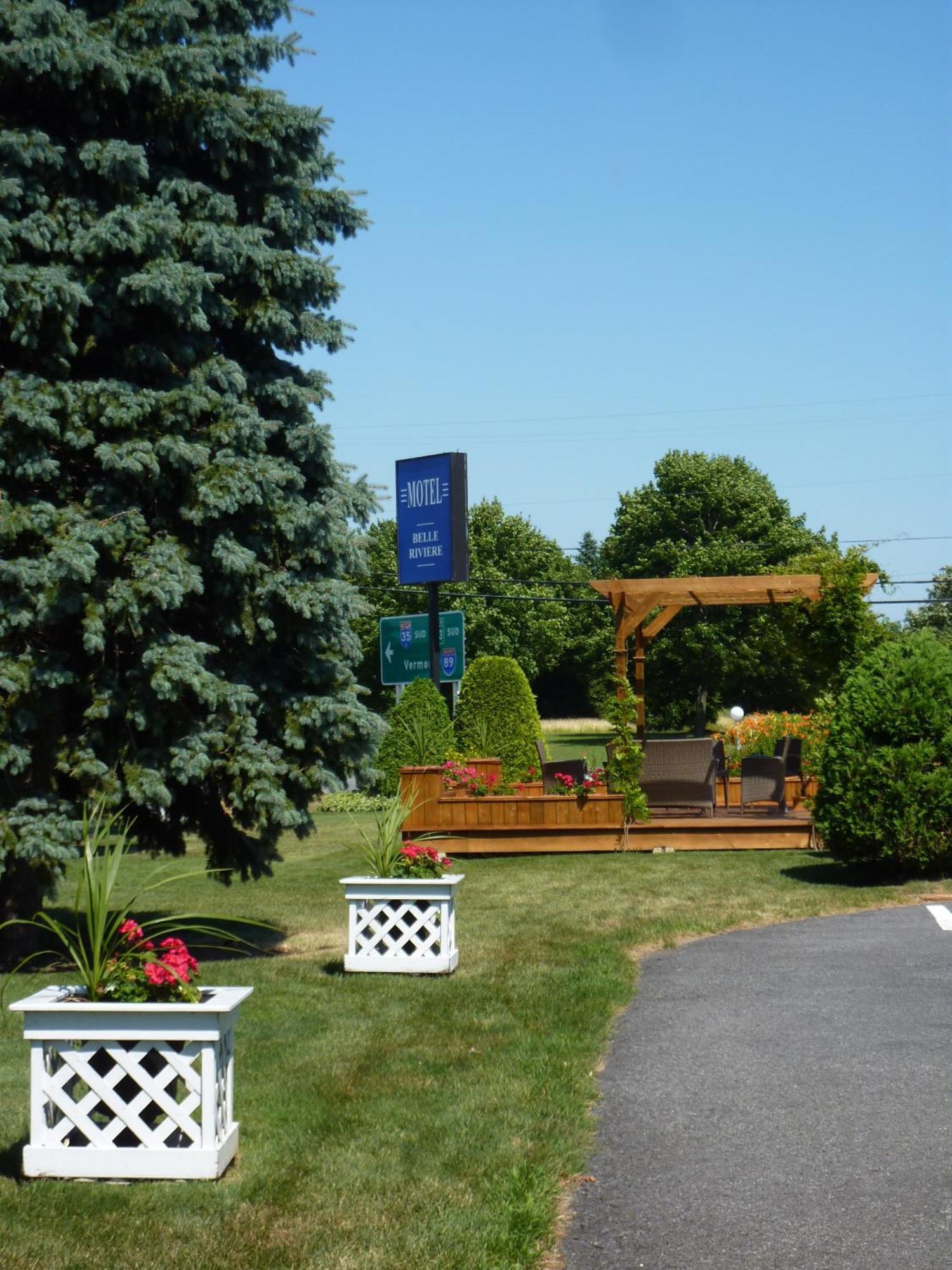 Motel Belle Riviere Saint-Jean-sur-Richelieu Exterior photo