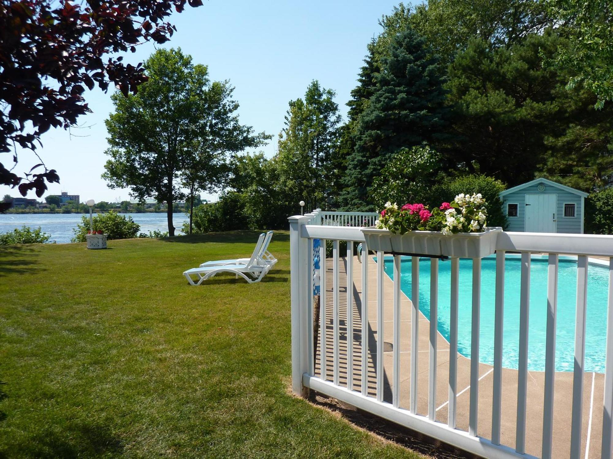 Motel Belle Riviere Saint-Jean-sur-Richelieu Exterior photo