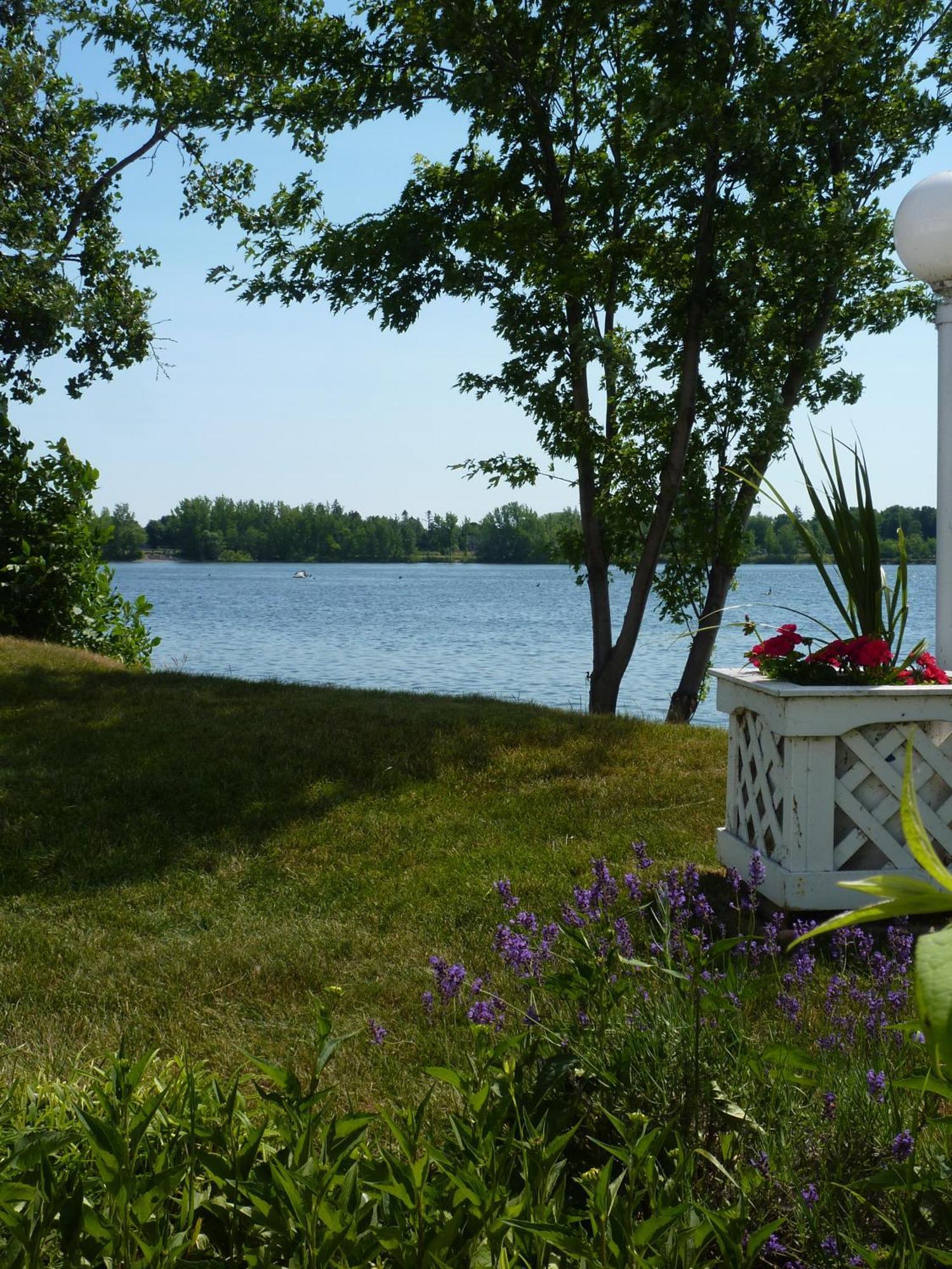 Motel Belle Riviere Saint-Jean-sur-Richelieu Exterior photo