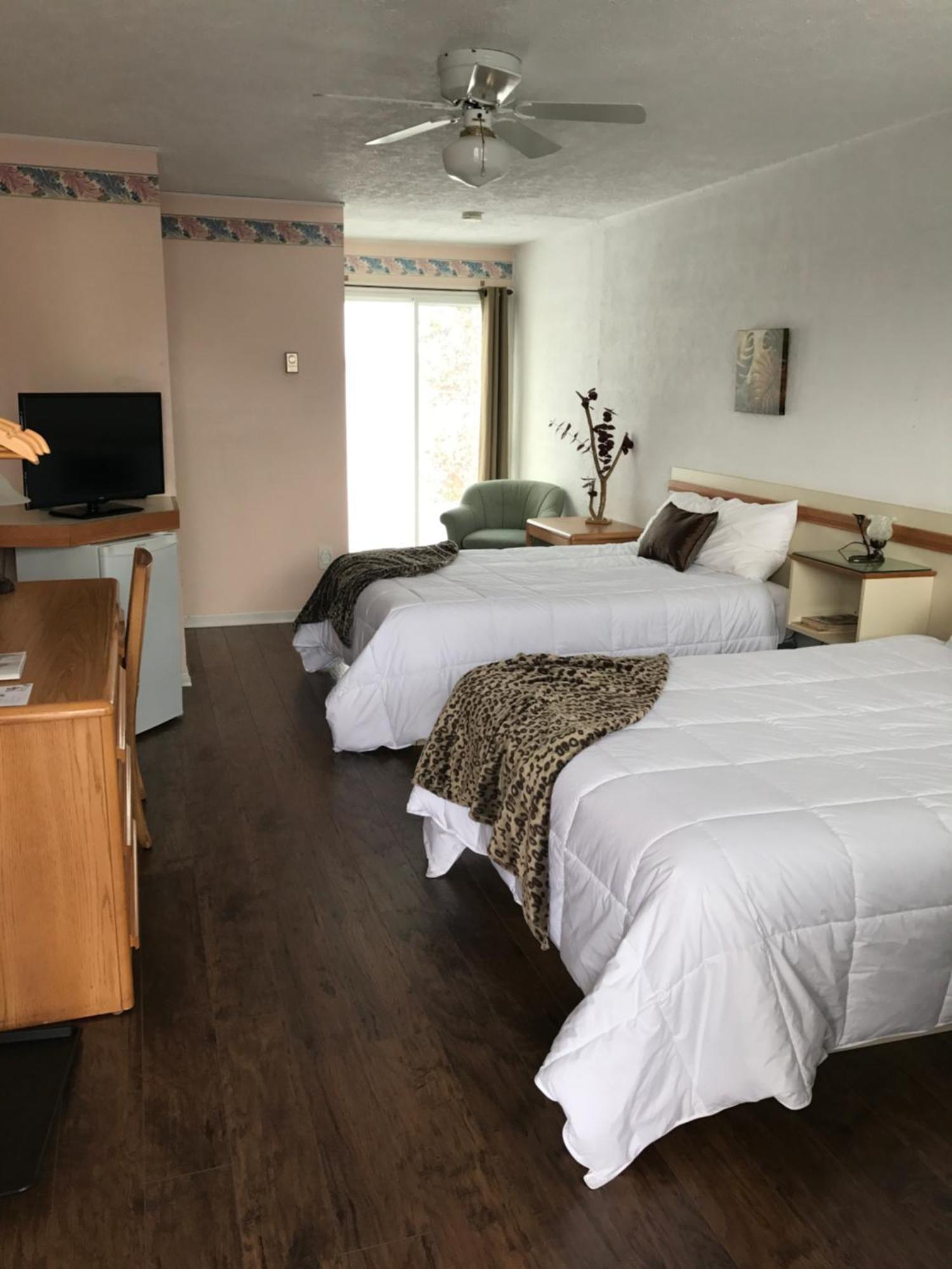 Motel Belle Riviere Saint-Jean-sur-Richelieu Room photo