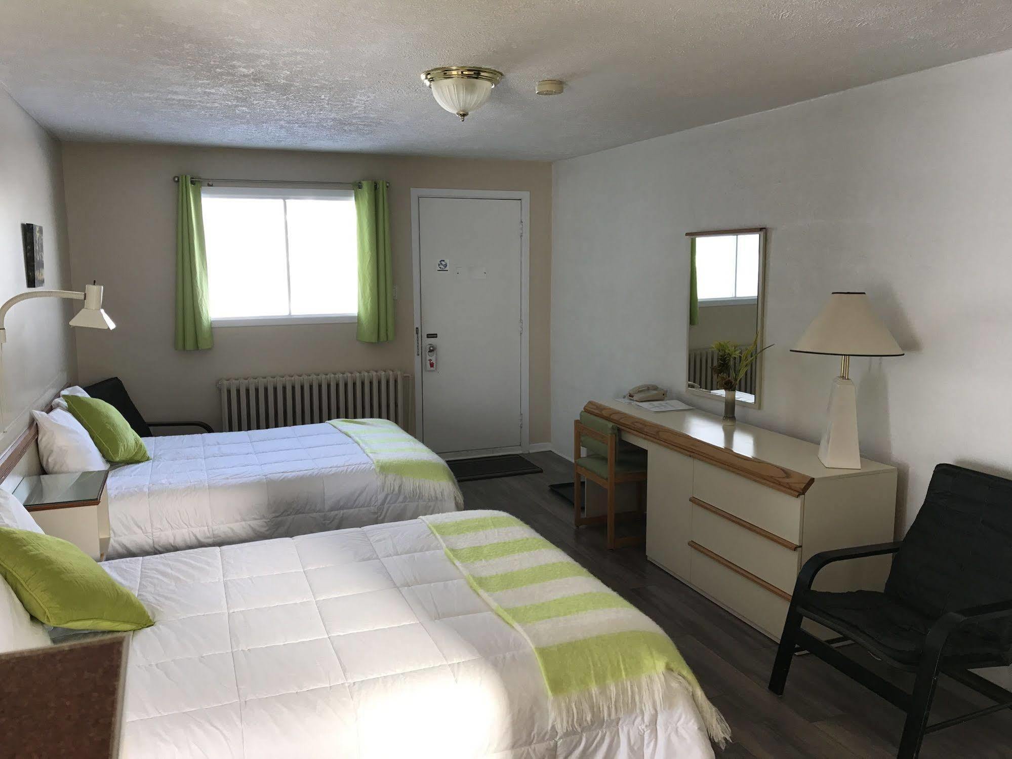 Motel Belle Riviere Saint-Jean-sur-Richelieu Exterior photo